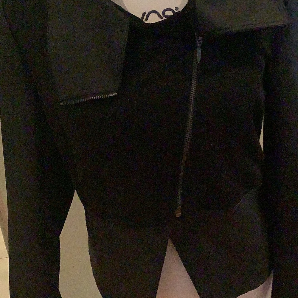 Black Jacket - Picture 7 of 10